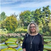 Laureata in Lettere Indirizzo storico e in Arti visive presso l',Accademia di Belle Arti offre ripetizioni di italiano e storia agli studenti della scuola secondaria di primo livello